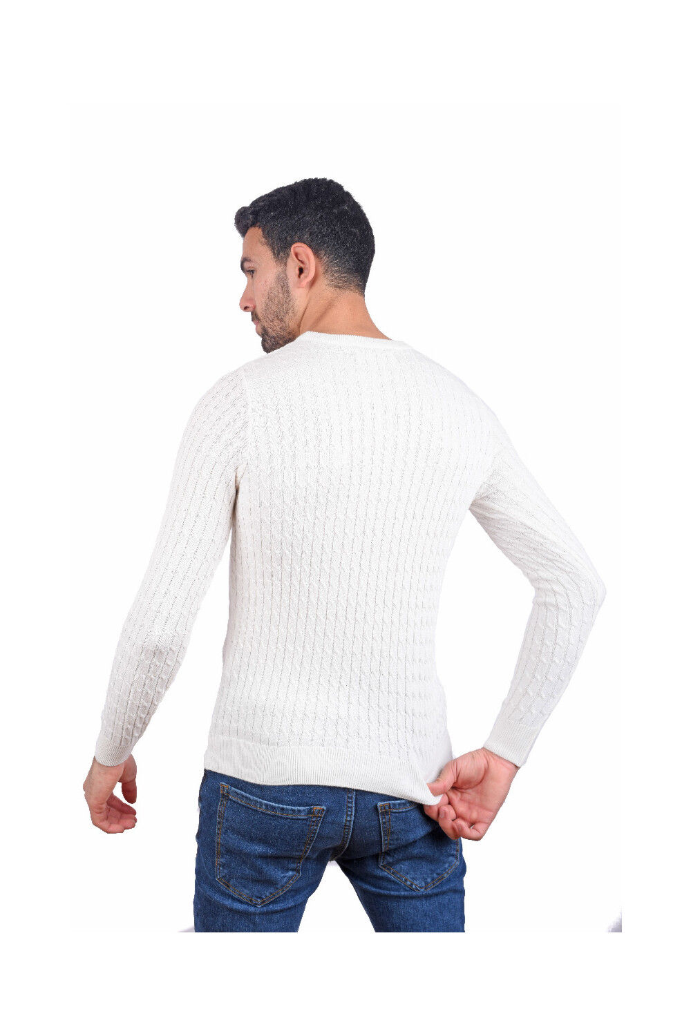 
Men's Long Sleeves Rounded Neck Pullovers
